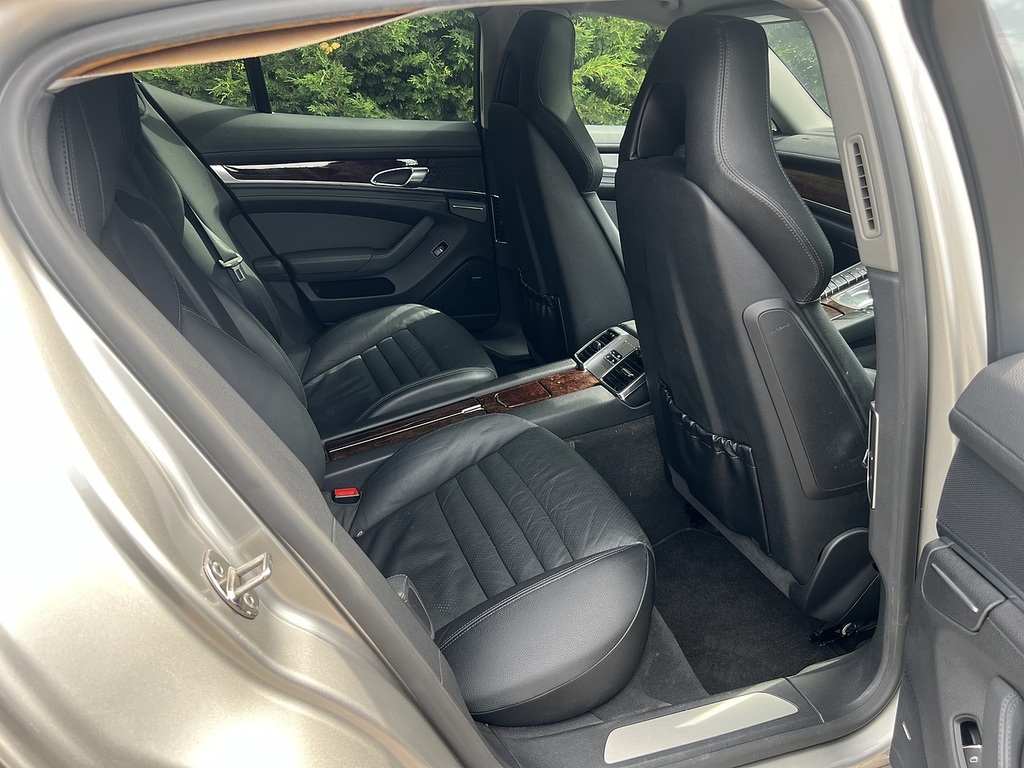Porsche Panamera Hatchback 4.8 Silver #18