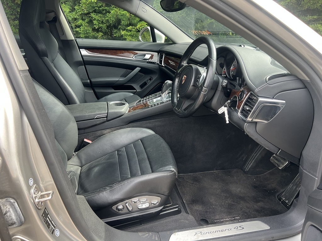 Porsche Panamera Hatchback 4.8 Silver #16