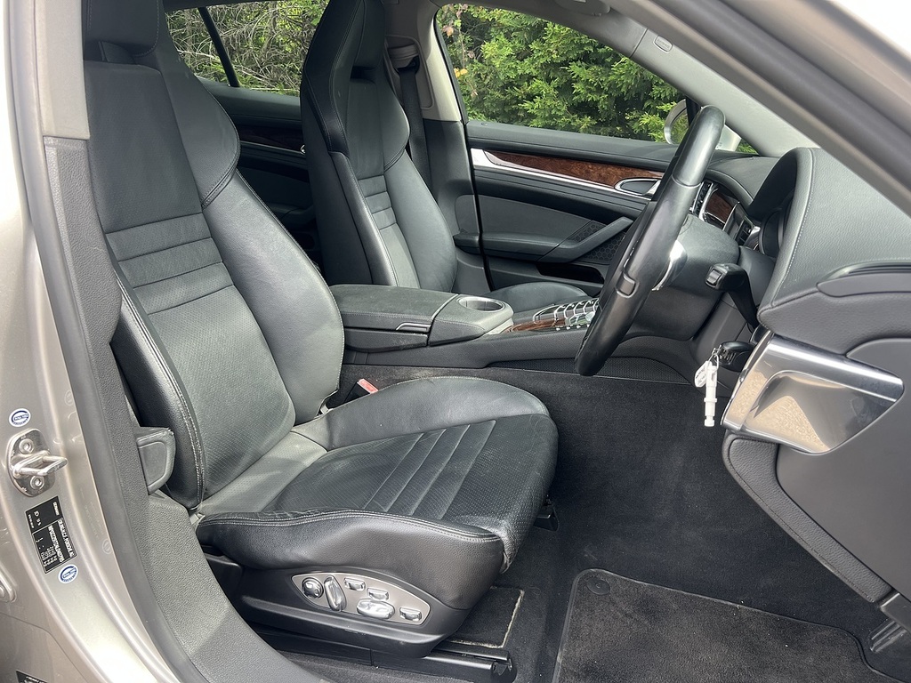 Porsche Panamera Hatchback 4.8 Silver #17