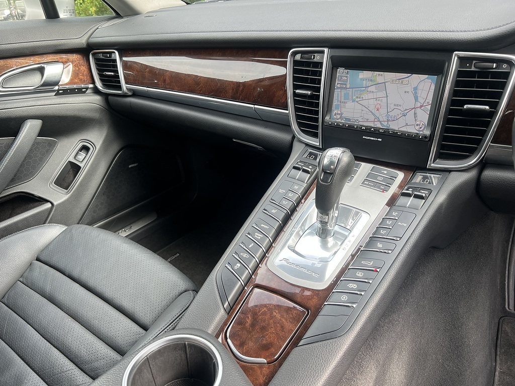 Porsche Panamera Hatchback 4.8 Silver #29