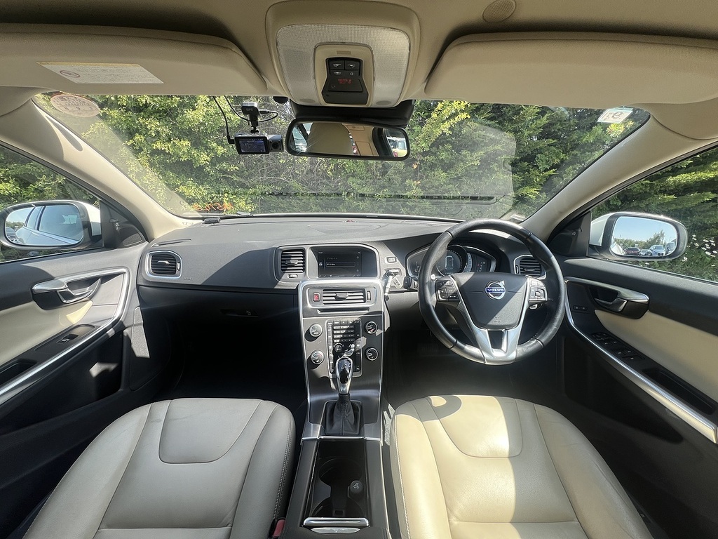 Volvo V60 T4 Se Lux Nav #2