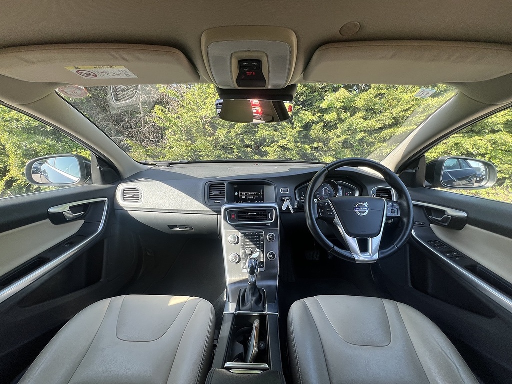 Volvo V60 D4 Se Lux Nav #2