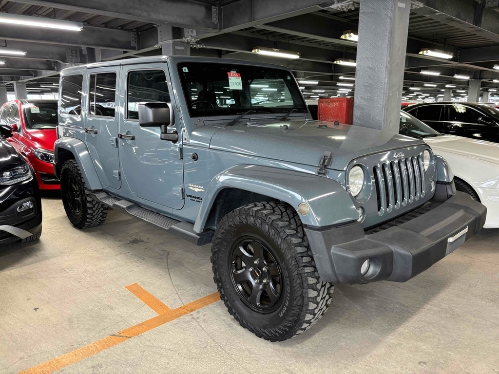 Jeep Wrangler Unlimited Sahara  #2