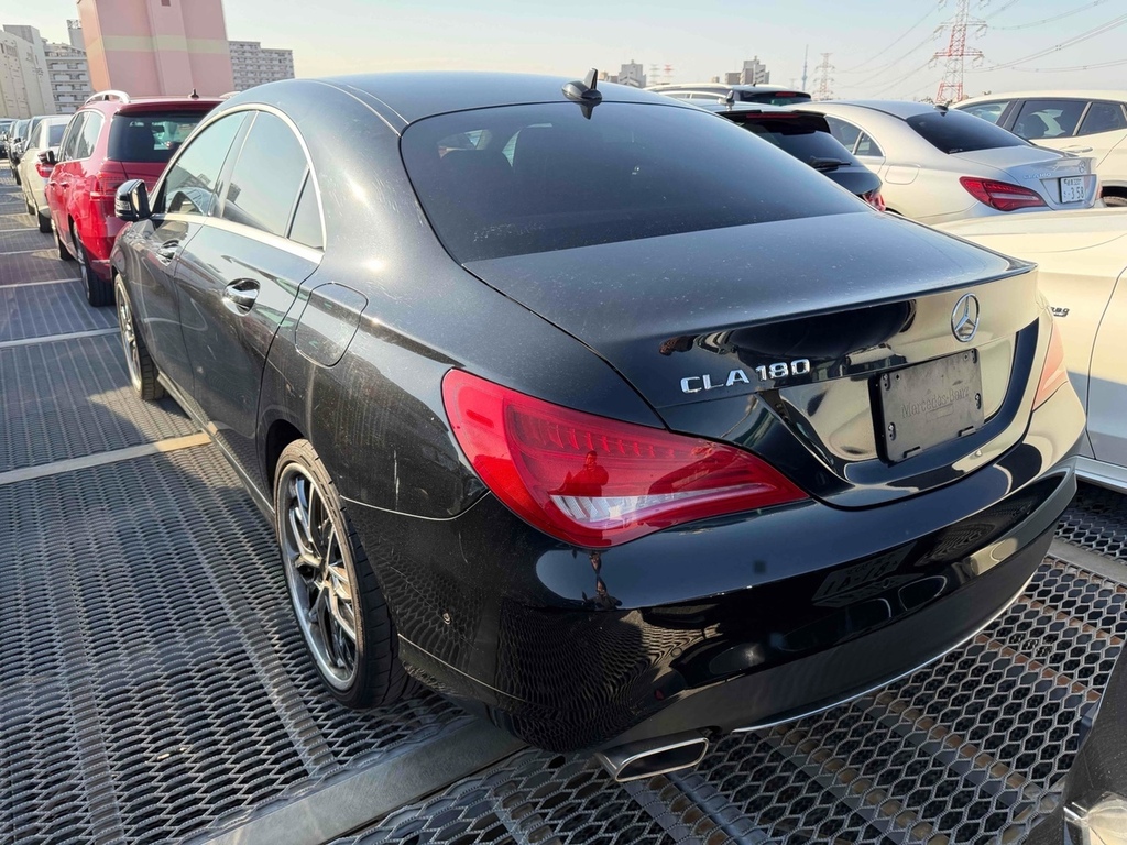 Mercedes-Benz CLA Class Cla180 Sport Black #5