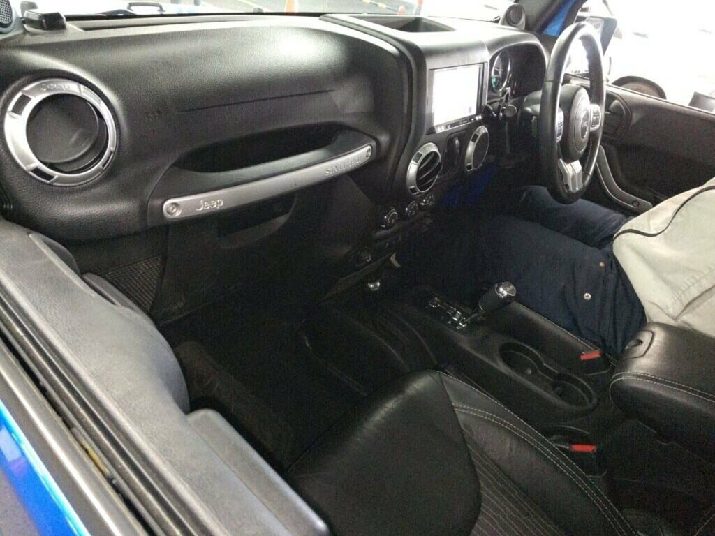 Jeep Wrangler V6 Sahara  #6