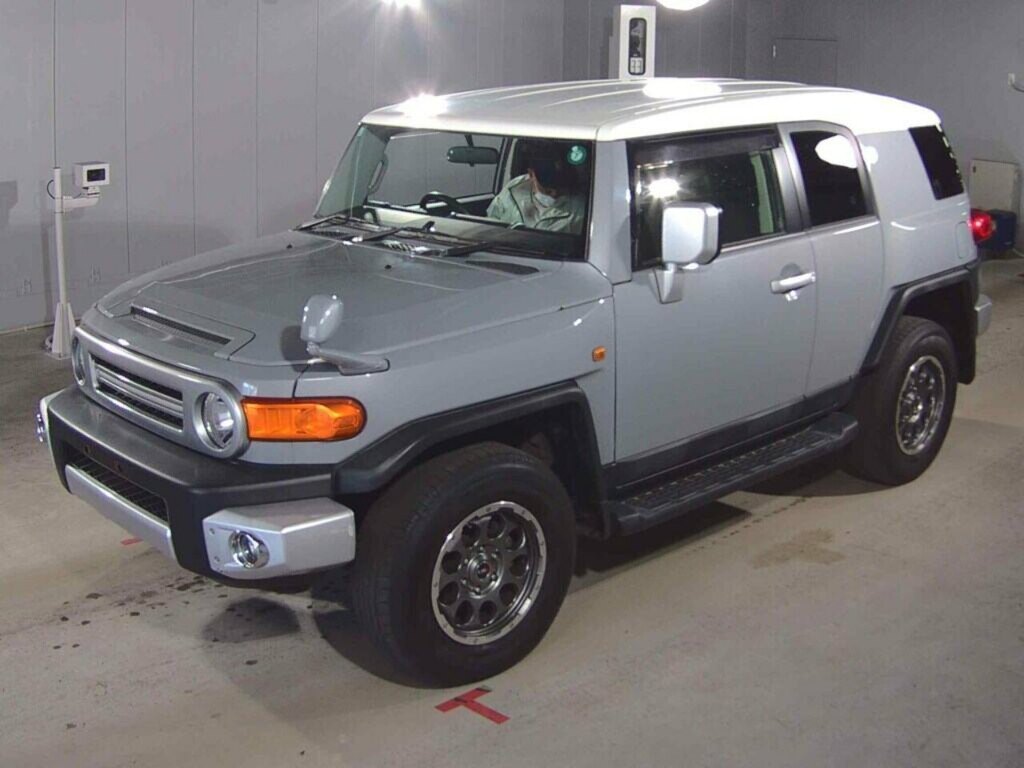 Toyota FJ Cruiser Offroad Package Grey #3