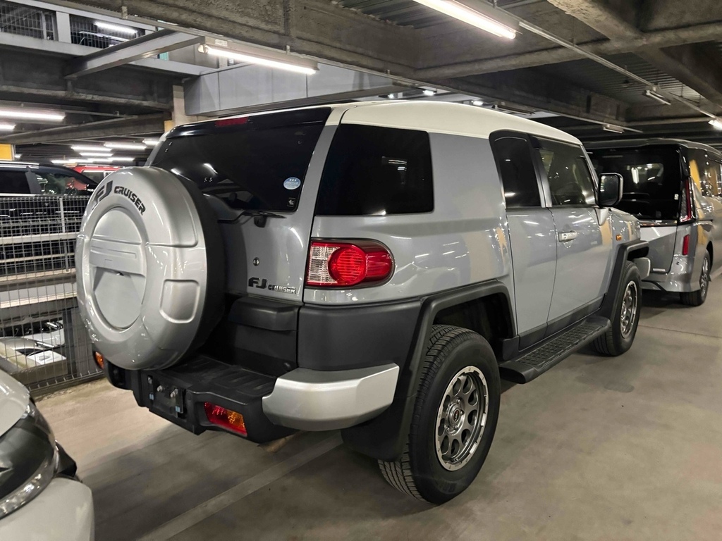 Toyota FJ Cruiser Offroad Package Grey #6