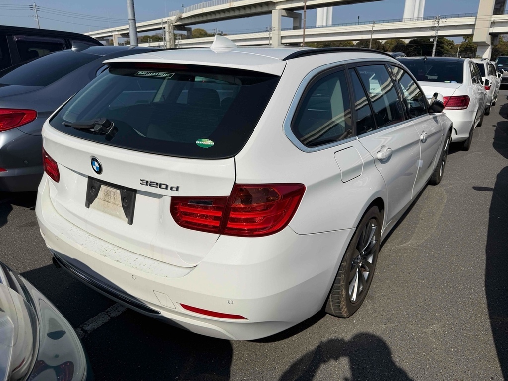 BMW 3 Series 320D Luxury Touring #4