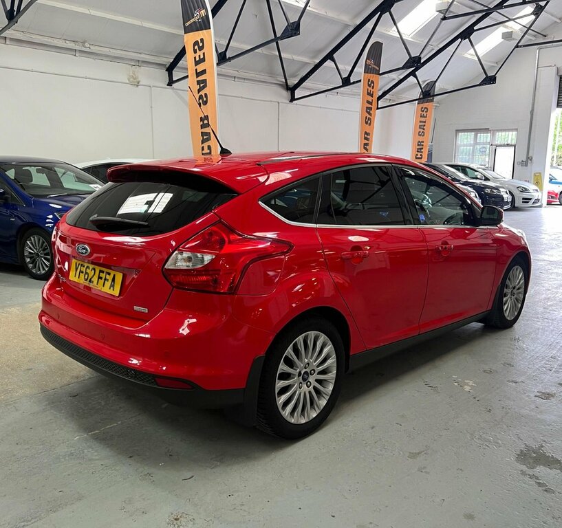 Ford Focus 1L Titanium X Red #5