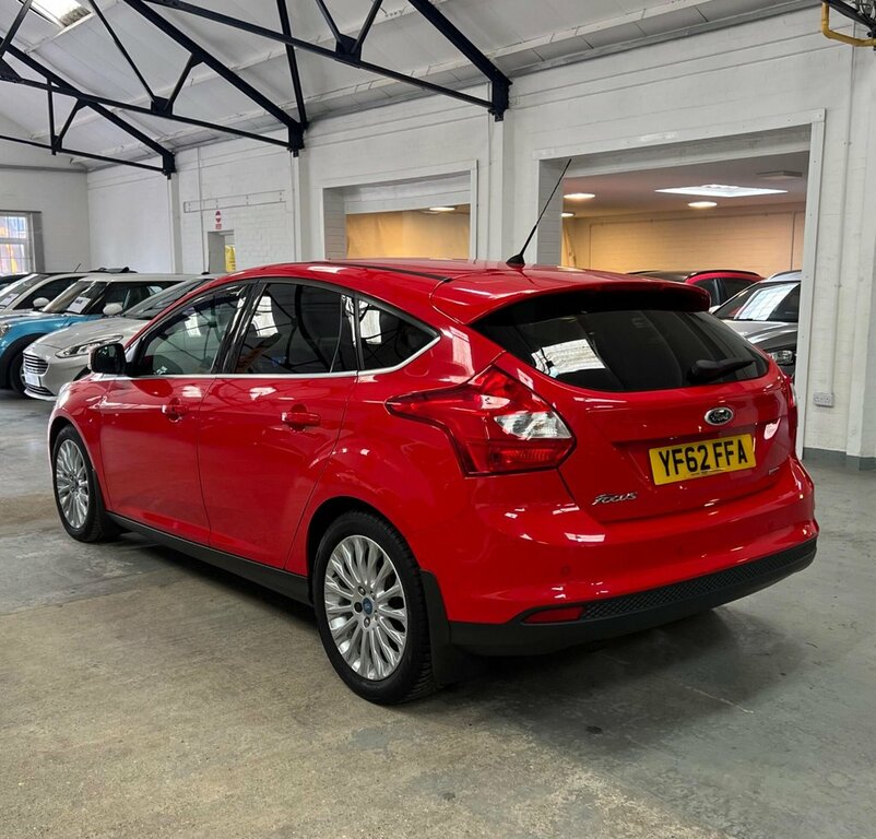 Ford Focus 1L Titanium X Red #6