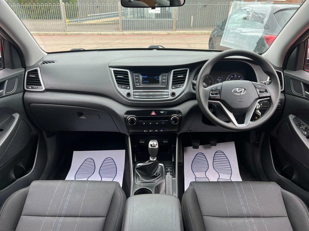 Hyundai Tucson 1.7L S CV67YXR White #2