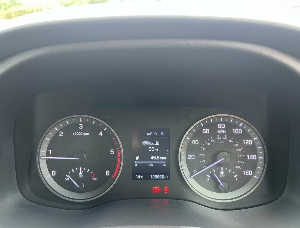 Hyundai Tucson 1.7L S CV67YXR White #3
