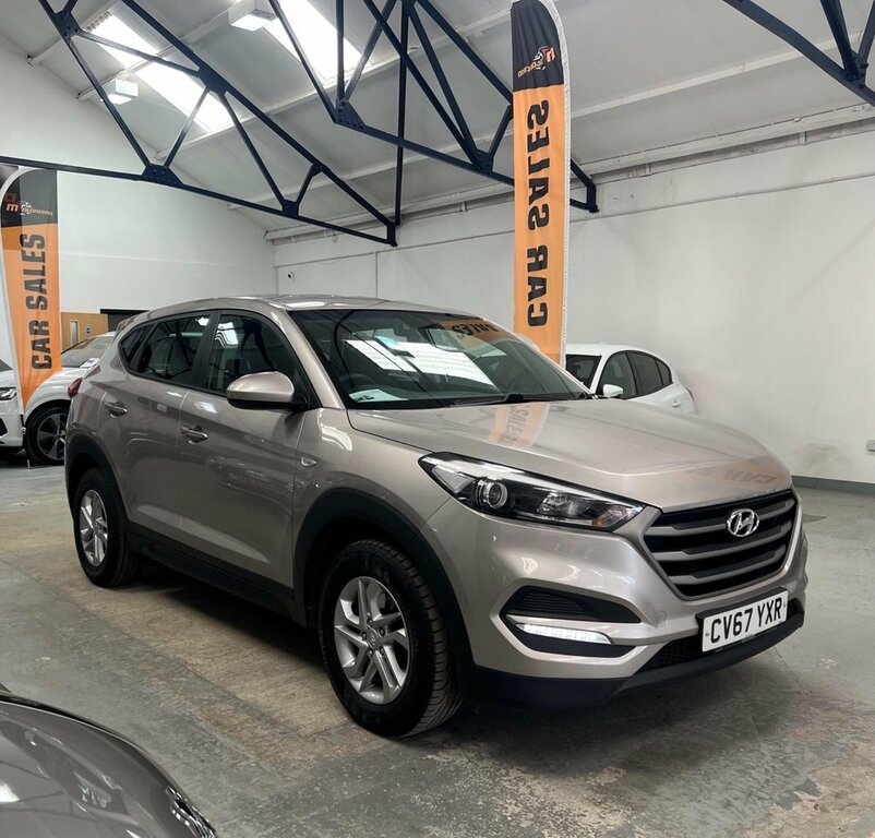 Hyundai Tucson 1.7L S CV67YXR White #4