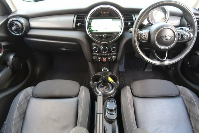 Mini Hatch 1.5 Cooper D Hatchback Steptronic Euro Blue