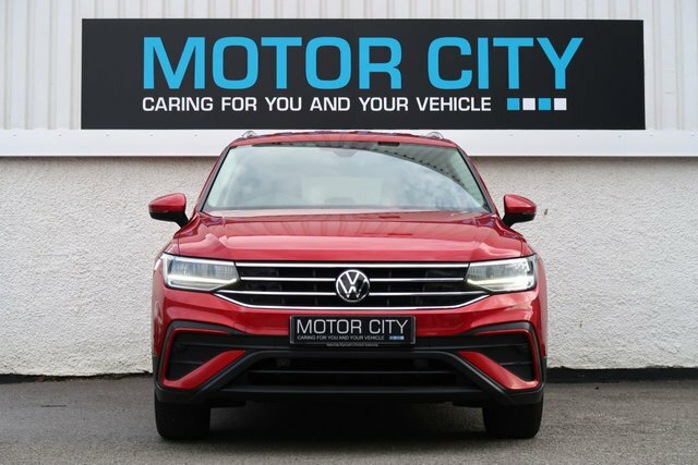 Volkswagen Tiguan Allspace 1.5 Tsi Life Suv Dsg Euro 6 S S 150 YT72CZF Red #5