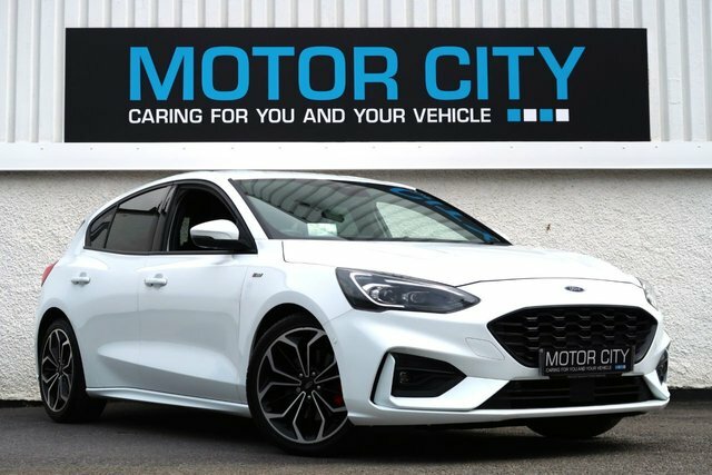 Ford Focus 2.0 Ecoblue St-line X Hatchback White