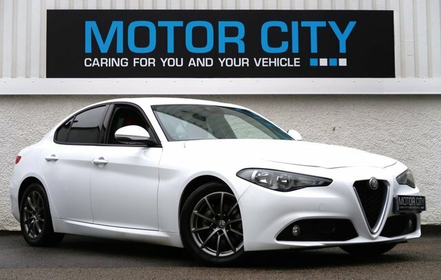 Alfa Romeo Giulia 2.0T Super Saloon Euro 6 S S 20 White
