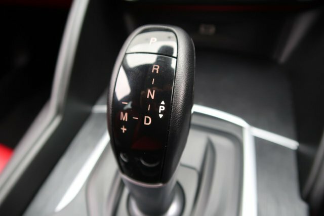 Alfa Romeo Giulia 2.0T Super Saloon Euro 6 S S 20 SE19FOK White #4