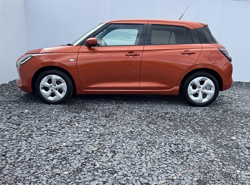 Suzuki Swift 1.2 Mhev Motion Hatchback Hybrid BT24XAA Orange #4