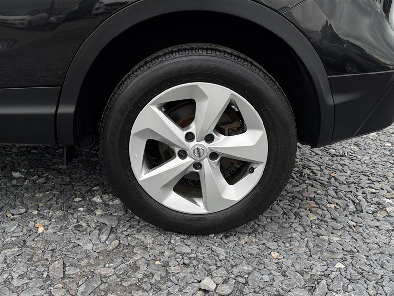 Nissan Qashqai 1.3 Dig-t Acenta Premium Suv Eur VF68HYK Black #6
