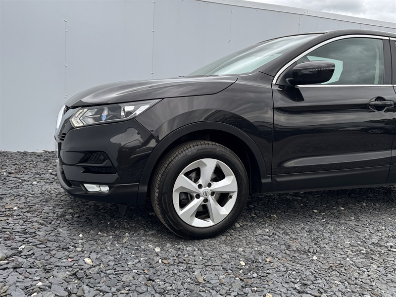 Nissan Qashqai 1.3 Dig-t Acenta Premium Suv Eur VF68HYK Black #5