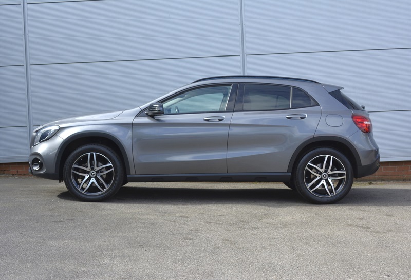 Mercedes-Benz GLA Class 1.6 Gla180 Urban Edition Suv 7G-dct Eur LB19CZH Grey #3