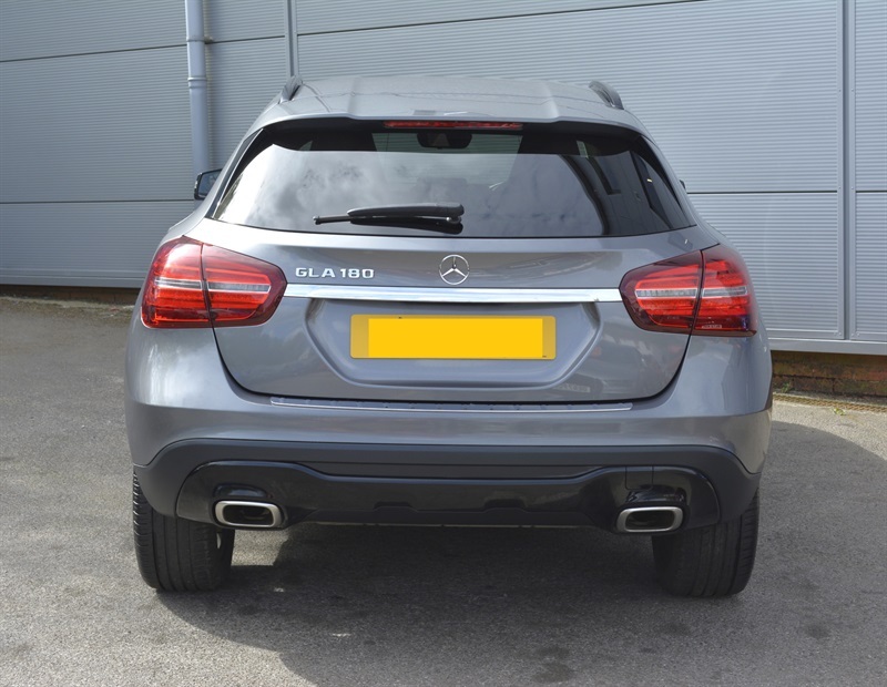 Mercedes-Benz GLA Class 1.6 Gla180 Urban Edition Suv 7G-dct Eur LB19CZH Grey #5