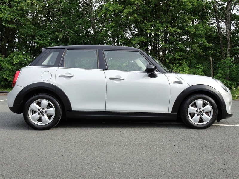Mini Hatch 1.5 Cooper Classic Hatchback Eur KM69NYU Silver #3