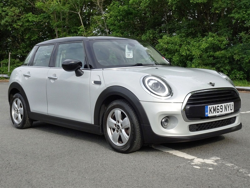 Mini Hatch 1.5 Cooper Classic Hatchback Eur KM69NYU Silver #2
