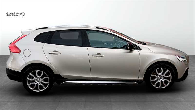 Volvo V40 Cross Country 1.5 T3 Pro Hatchback Euro 6 Ss Gold #5