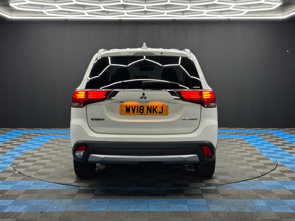 Mitsubishi Outlander 2.2 Di-d 4 4Wd Euro 6 White #6