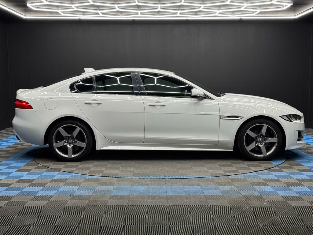 Jaguar XE 2.0D R-sport Euro 6 Ss FD17DXP White #4
