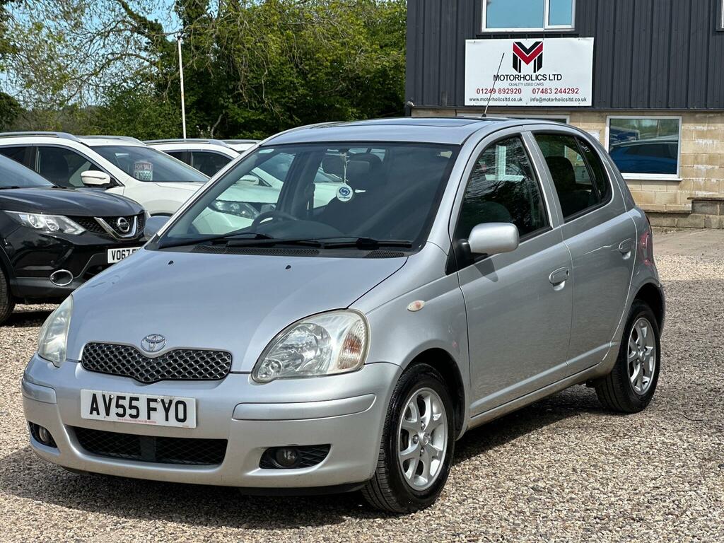 Toyota Yaris 1.3 Vvt-i T Spirit Silver #3