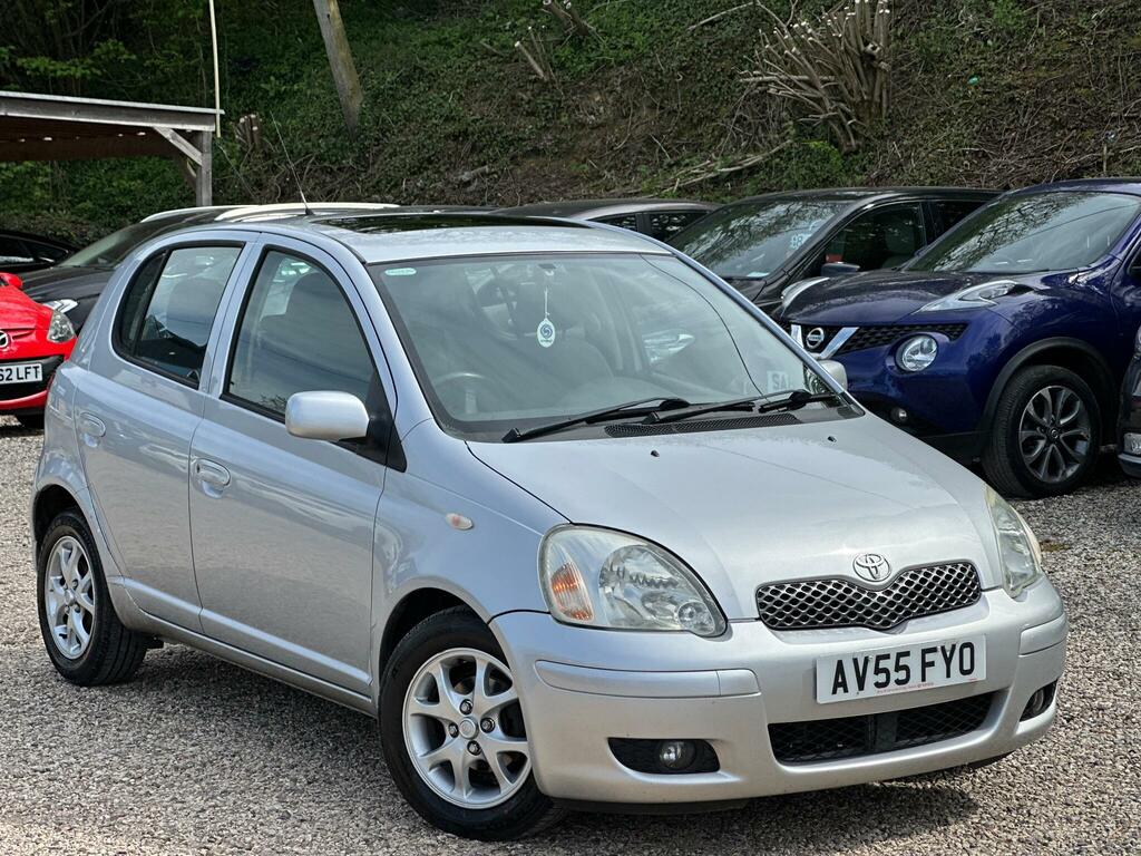 Toyota Yaris 1.3 Vvt-i T Spirit Silver