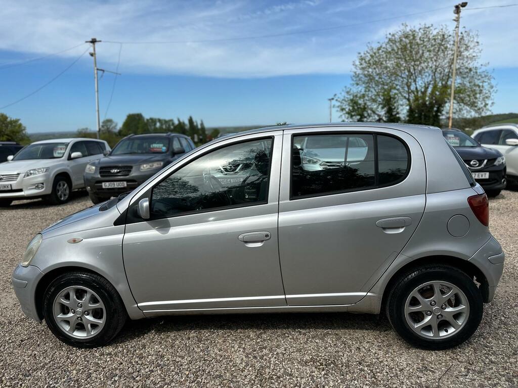 Toyota Yaris 1.3 Vvt-i T Spirit Silver #5