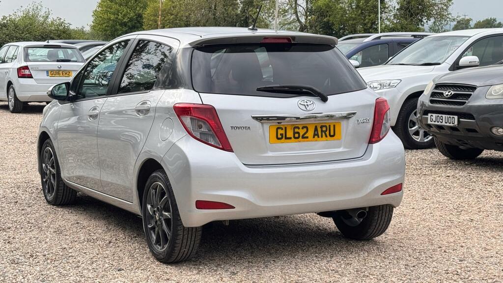 Toyota Yaris 1.33 Dual Vvt-i Trend Euro 5 Silver #4