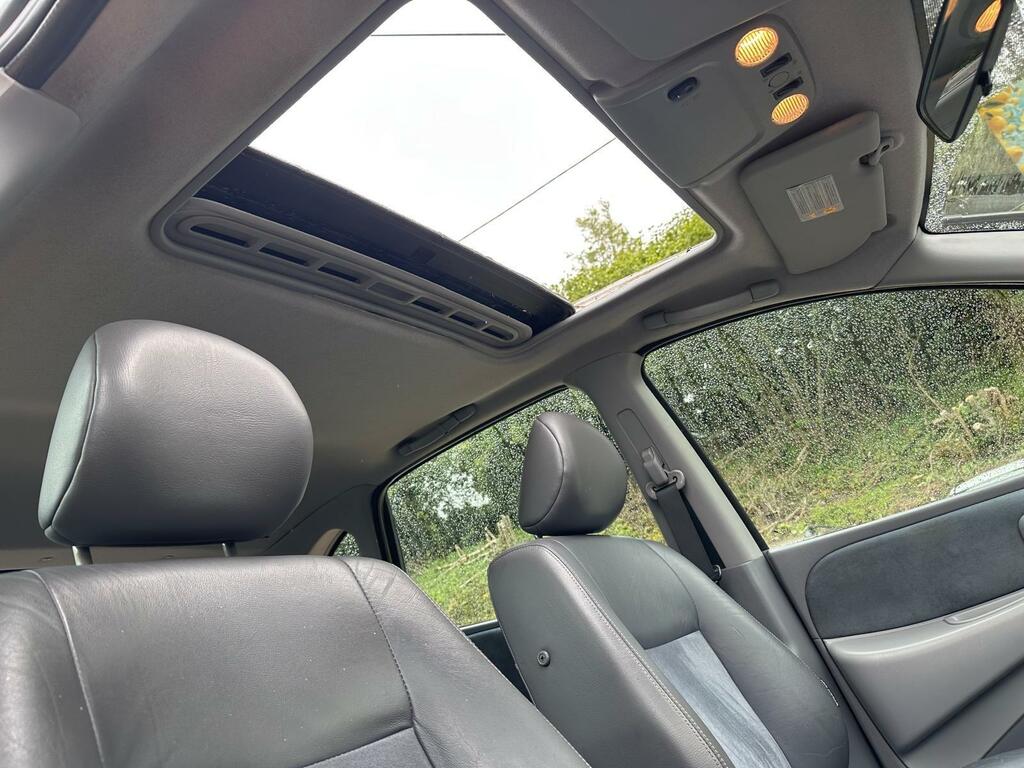 Nissan Almera Tino Se 5dr Red #33