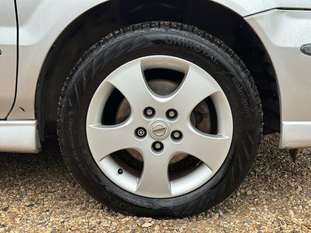 Nissan Almera Tino Se 5dr Red #28