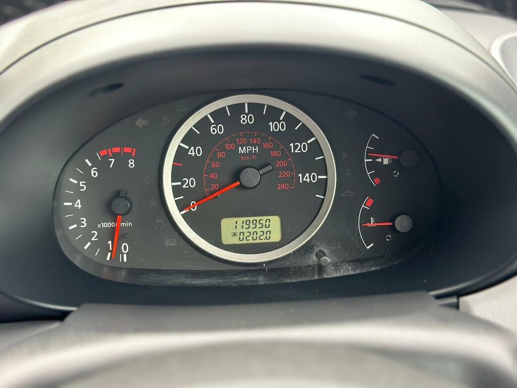 Nissan Almera Tino Se 5dr Red #13