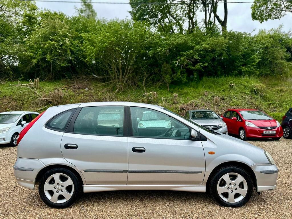 Nissan Almera Tino Se 5dr Red #8