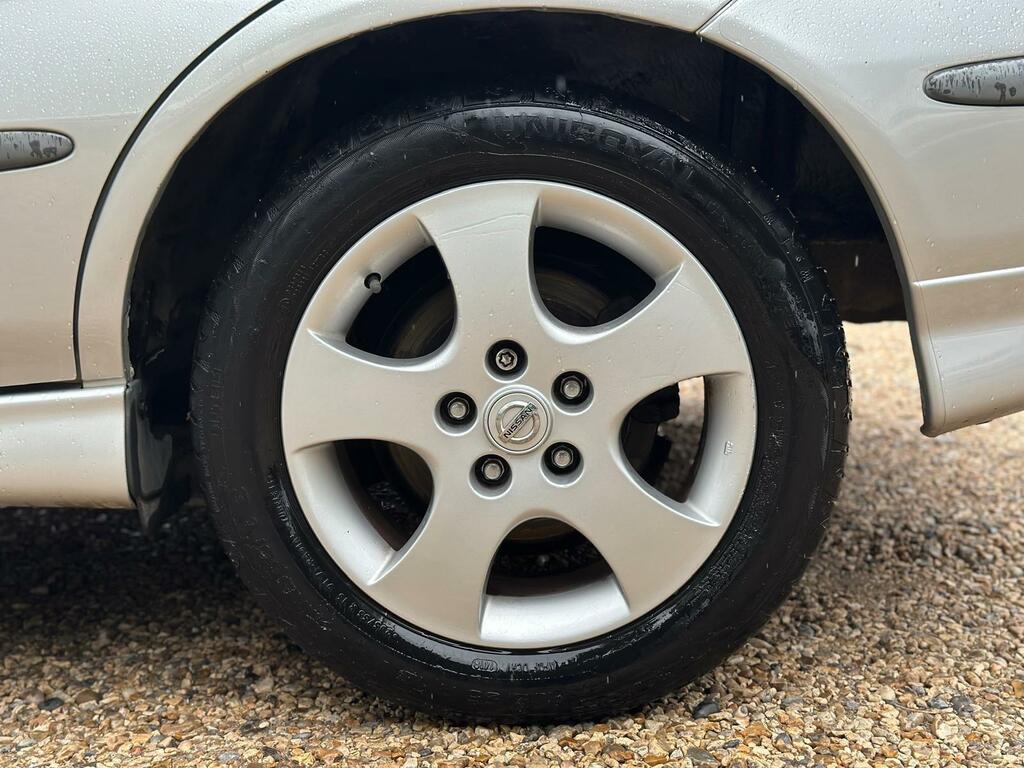 Nissan Almera Tino Se 5dr Red #30