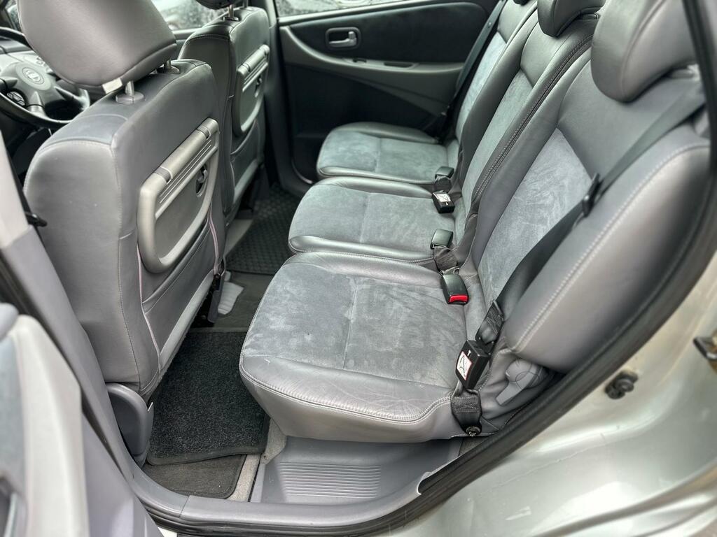 Nissan Almera Tino Se 5dr Red #23