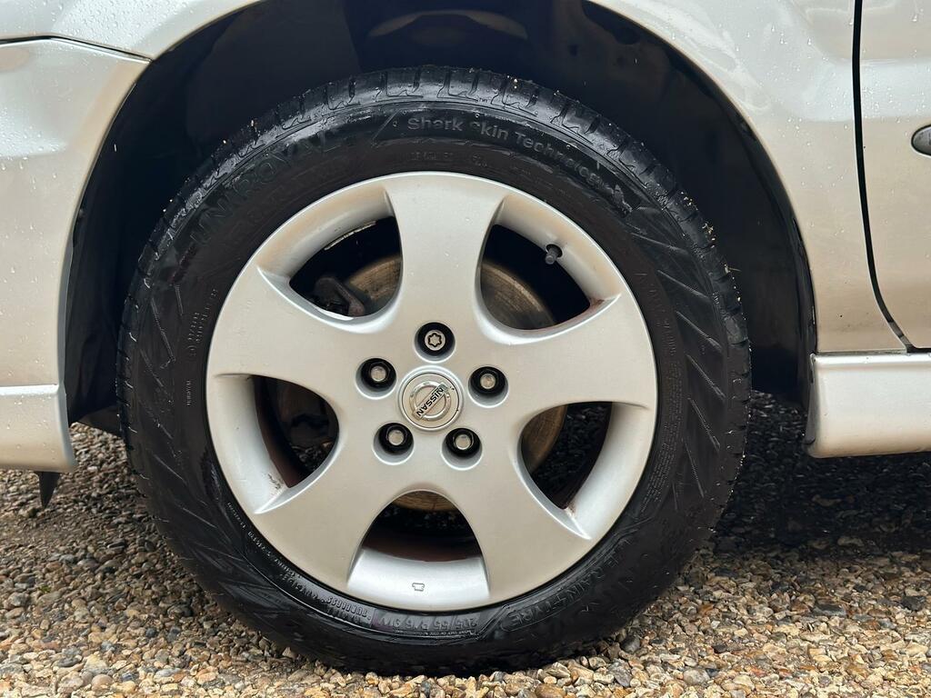 Nissan Almera Tino Se 5dr Red #31