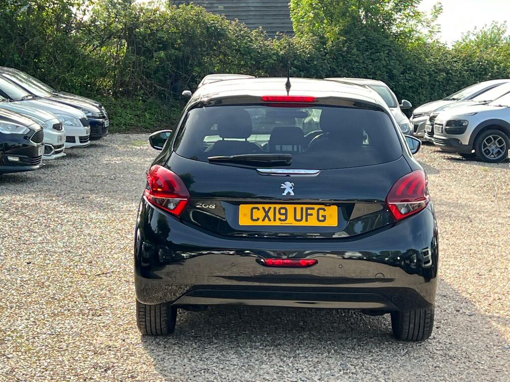 Peugeot 208 1.2 Puretech Tech Edition Euro 6 Ss CX19UFG Black #4