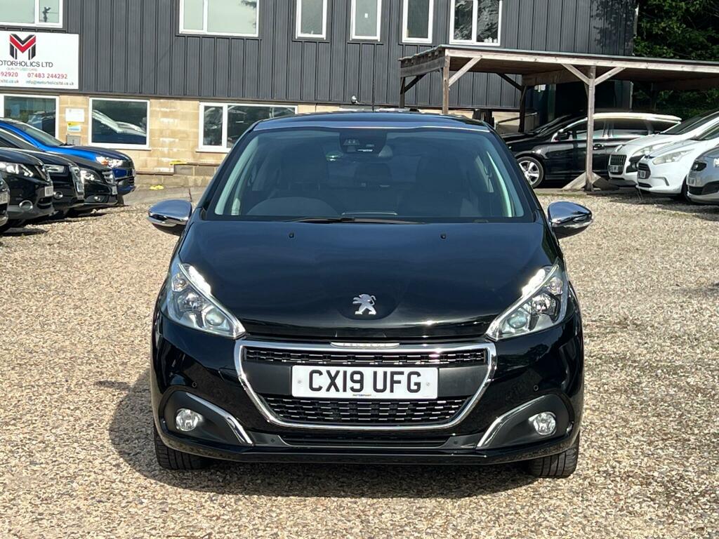 Peugeot 208 1.2 Puretech Tech Edition Euro 6 Ss CX19UFG Black #3