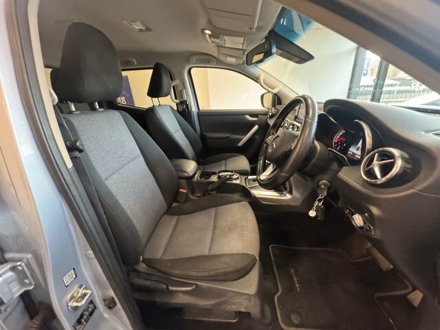 Mercedes-Benz X Class 2019 2.3 Cdi Progressive Pickup Double Cab Die Silver #3