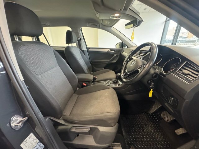 Volkswagen Tiguan 2020 2.0 Tdi S Suv Dsg 4Motion Euro 6 YA69OPF Grey #3