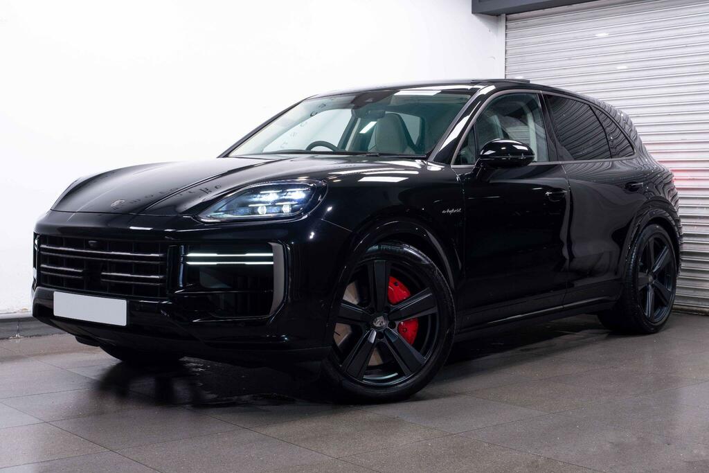 Porsche Cayenne 4.0 V8 E-hybrid 25.9Kwh Turbo Tiptronics 4Wd Euro Black