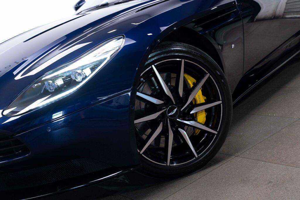 Aston Martin DB11 V12 Orange #30