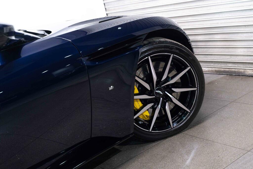 Aston Martin DB11 V12 Orange #28